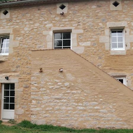 Villa Meuble 2/4 Personnes à Noaillac Extérieur photo